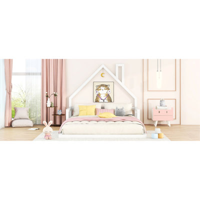 Élégant lit double en bois avec tête de lit style maison, tête de lit blanche attrayante en forme de maison -