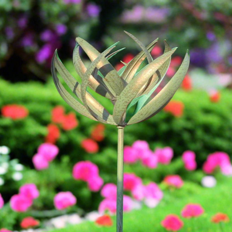 Britanee Powder Coated Steel Garden Décor