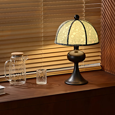 Petite lampe de table moderne en bois massif noir avec abat-jour en polyester pour le salon de la chambre à coucher, ampoule incluse