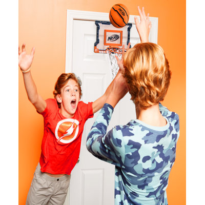 Mini ballons de basketball en mousse NERF - Ballons de basketball en mousse NERF d'intérieur et d'extérieur - Ballons de basketball de 5 pouces pour mini-cerceaux de basketball au-dessus de la porte - 2 balles incluses - Mini balles de remplacement - Orange