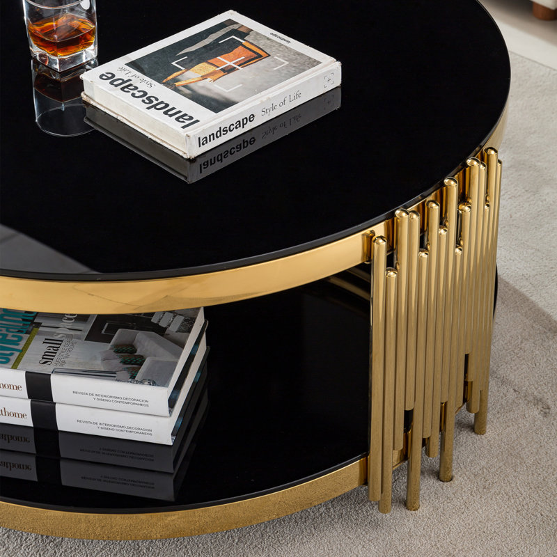 Élégante table basse avec pieds et plateau dorés - 35,43 po x 35,43 po x 17,72 po, fabrication élégante en métal