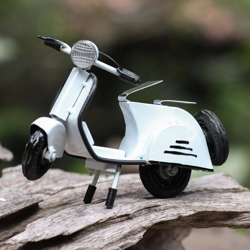 Dupoint Transportation Figurines & Sculptures, White