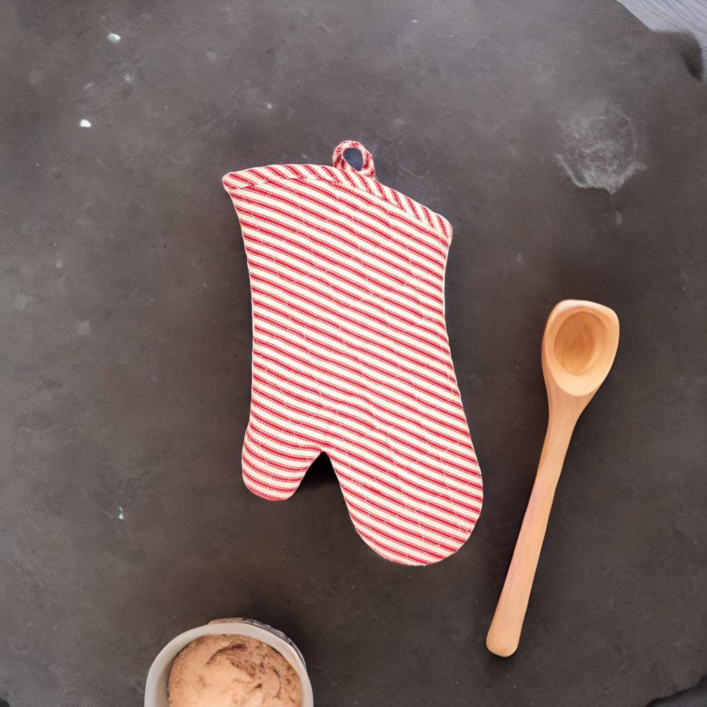 Livy Oven Mitt, Cherry