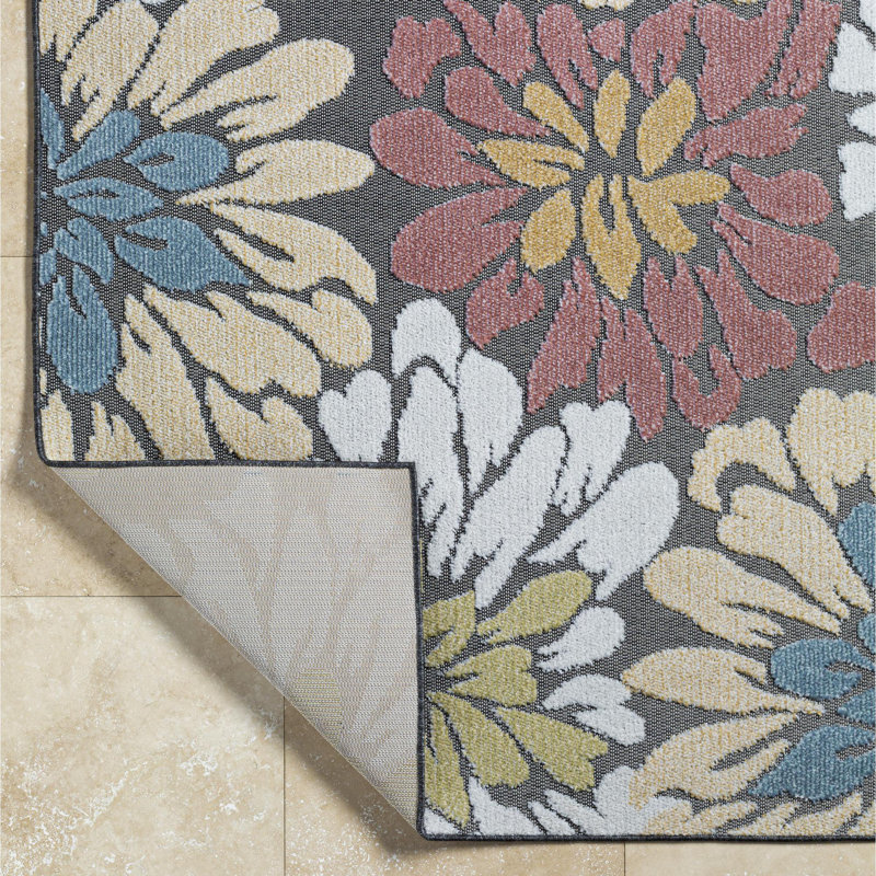 Floral Indoor / Outdoor Rug, Rectangle 5'3" x 7'
