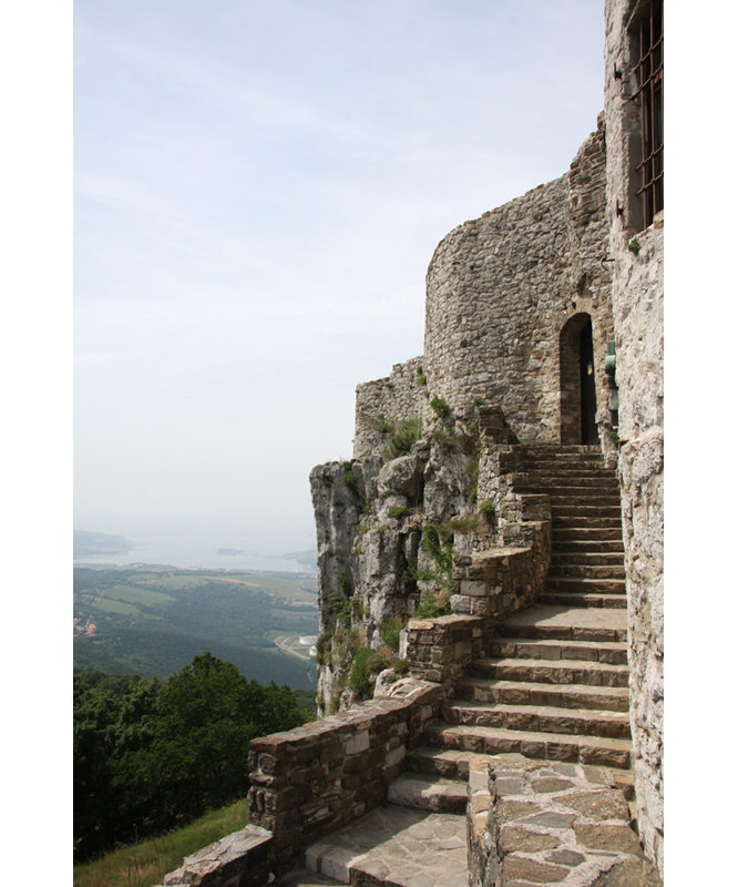 Château de Socerb, Slovénie, H 18 po x l 12 po