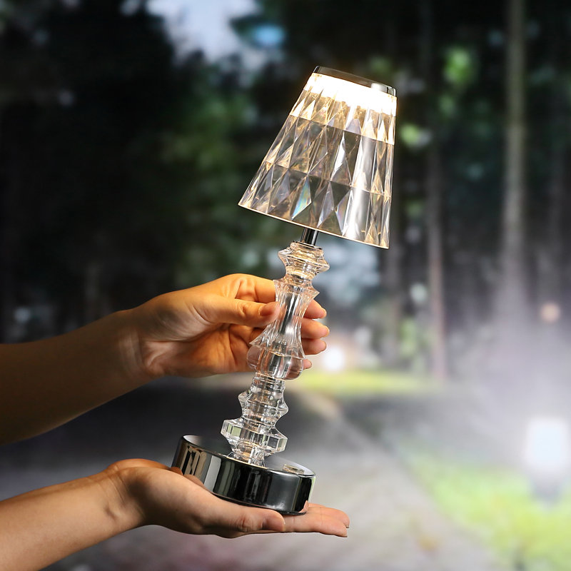 Lampe de bureau chromée 12,75 po Faune