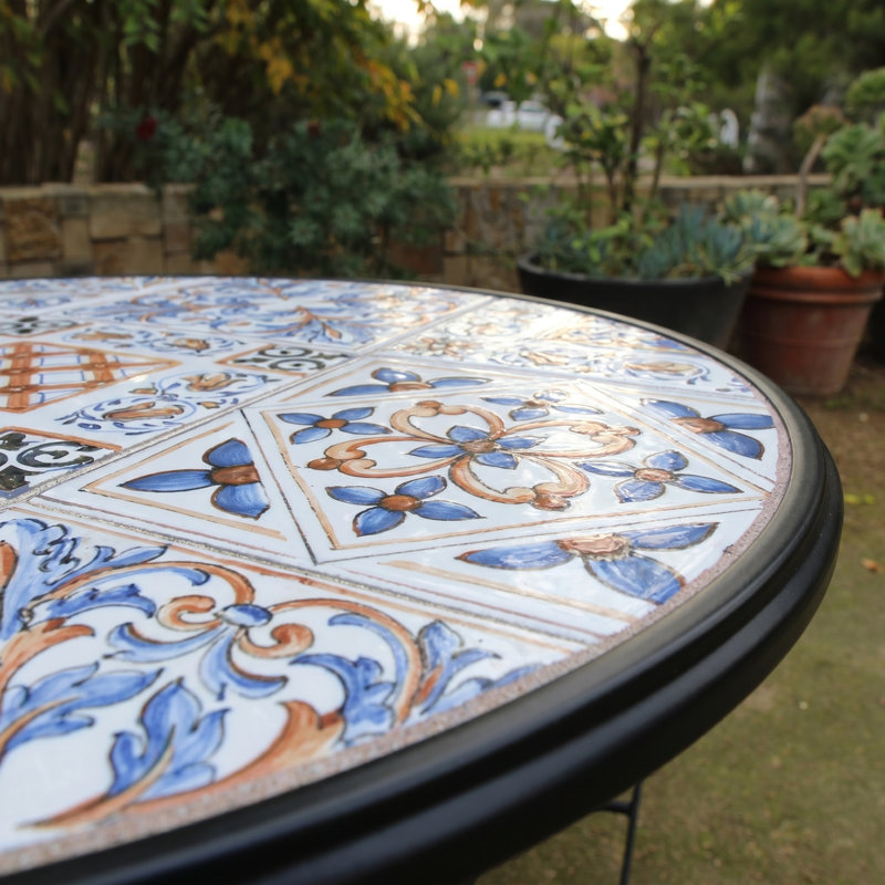 Table de bistro ronde en métal avec mosaïque en céramique, 23,75 po L 23,75 po D, Blue
