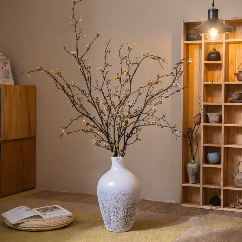 Ornements de fleurs simulées