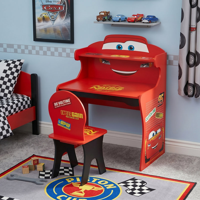 Disney Pixar Cars Lightning McQueen Kids Desk and Chair Set – Wooden Children's Writing Desk, Ideal for Homework, Homeschooling, Arts & Crafts, Drawing & Snack Time, Bedroom & Playroom, Ages 3–7