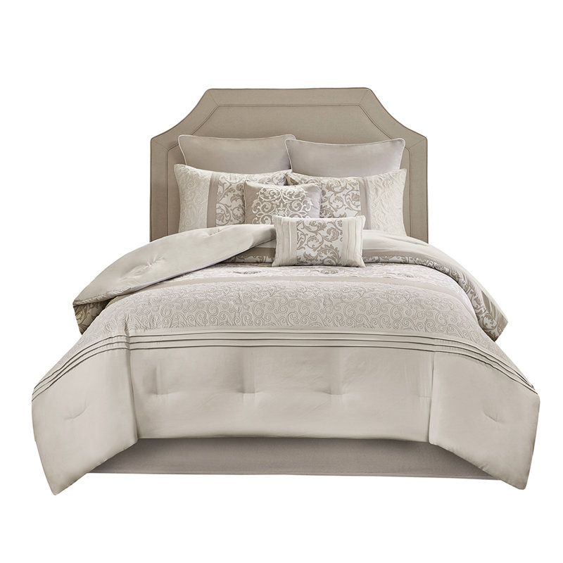 8 pièces pour très grand lit - brodé, édredon rembourré, décor