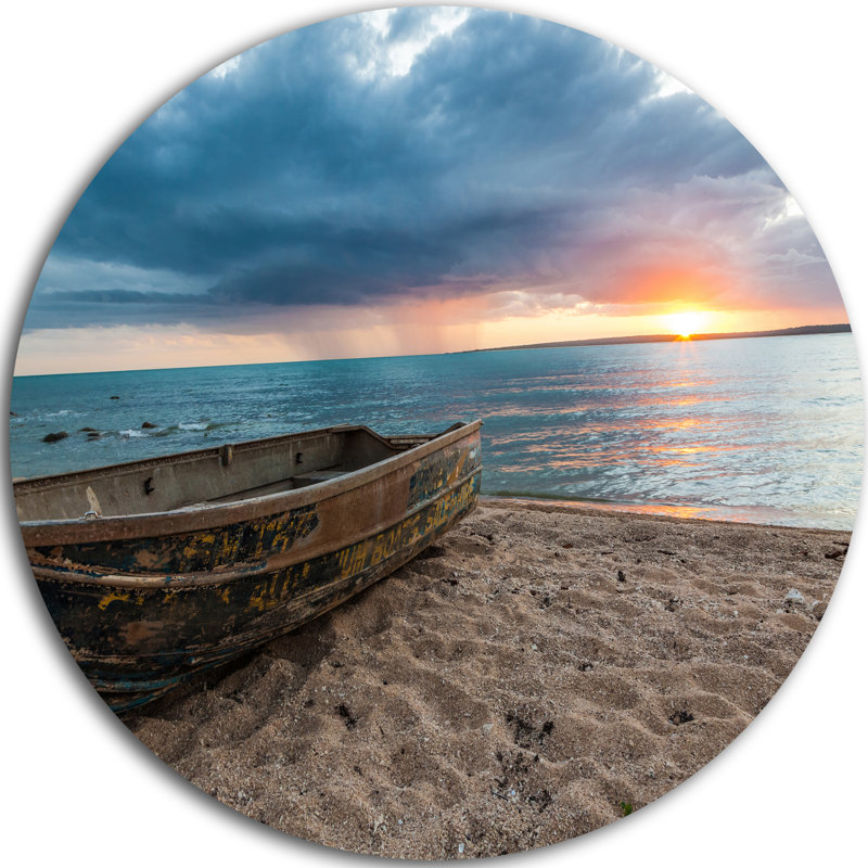 Photographie de paysage marin «Rusty Row Boat on Sand at Sunset», H 36 po x l 36 po x P 1 po, Métal