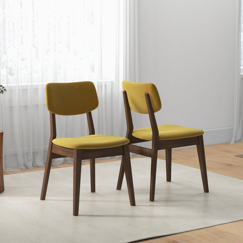 Chaise d'appoint rembourrée en bois massif Avra, Velours jaune foncé
