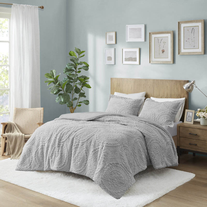 Arya Embroidered Medallion Faux Fur Ultra Plush Comforter Set, Full/Queen Comforter + 2 Standard Shams, Gray