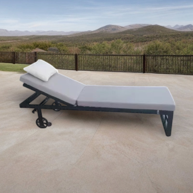 Outdoor Lounger Waterproof Fabric Aluminum Frame Outdoor Chaise Lounge , Cushion Included