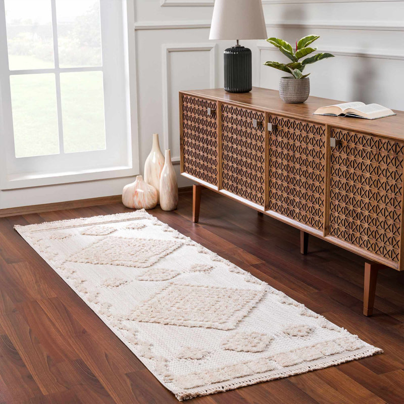 Tapis beige en polyester tissé à la machine Southwestern, Tapis de couloir 2 pi 7 po x 7 pi 3 po