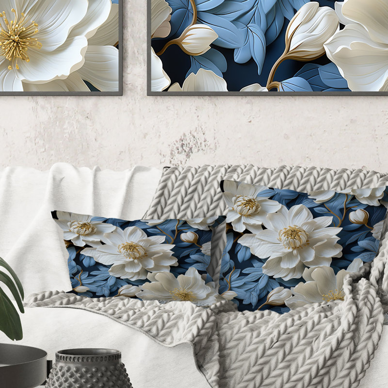 Coussin décoratif imprimé floral bleu et blanc VII, H 18 po x l 18 po