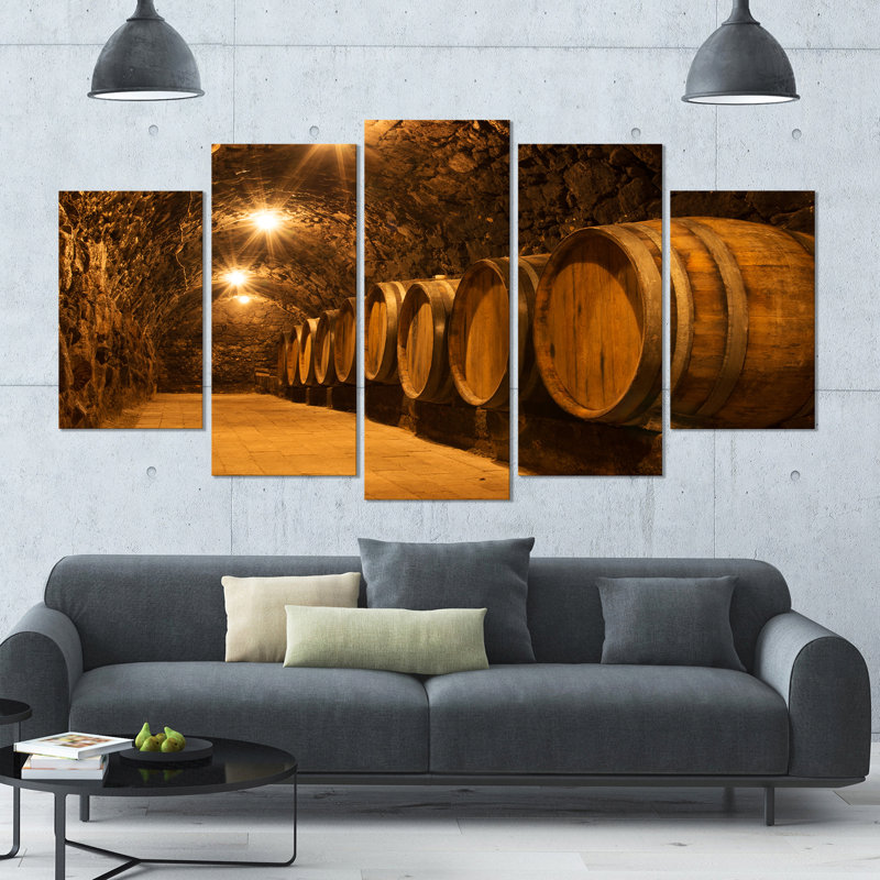 «Oak Barrels in the Tunnel», reproduction de photo à multiples images sur toile