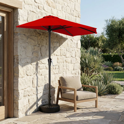 Parasol de patio semi-latéral en acier de 9 pi avec système de levage à manivelle, 5 nervures robustes imperméables, parasol de table de patio UPF 50+, tissu de qualité supérieure, protection UV, rouge