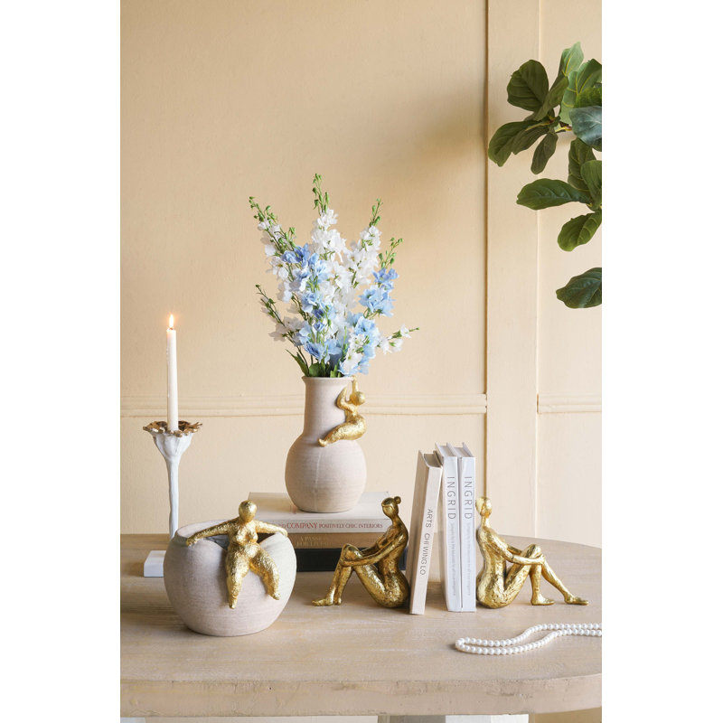 Vase décoratif 6,9 x 6,9 x 11,4 "avec figurine dorée abstraite