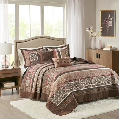 Red King/ King Quilt - 5 Piece Geometric And Designs With Details Pillows Reversible Patterns Embroidery