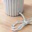 Ensemble de 2 lampes de table en béton cannelé 22,4 po, blanc, paquet de 2