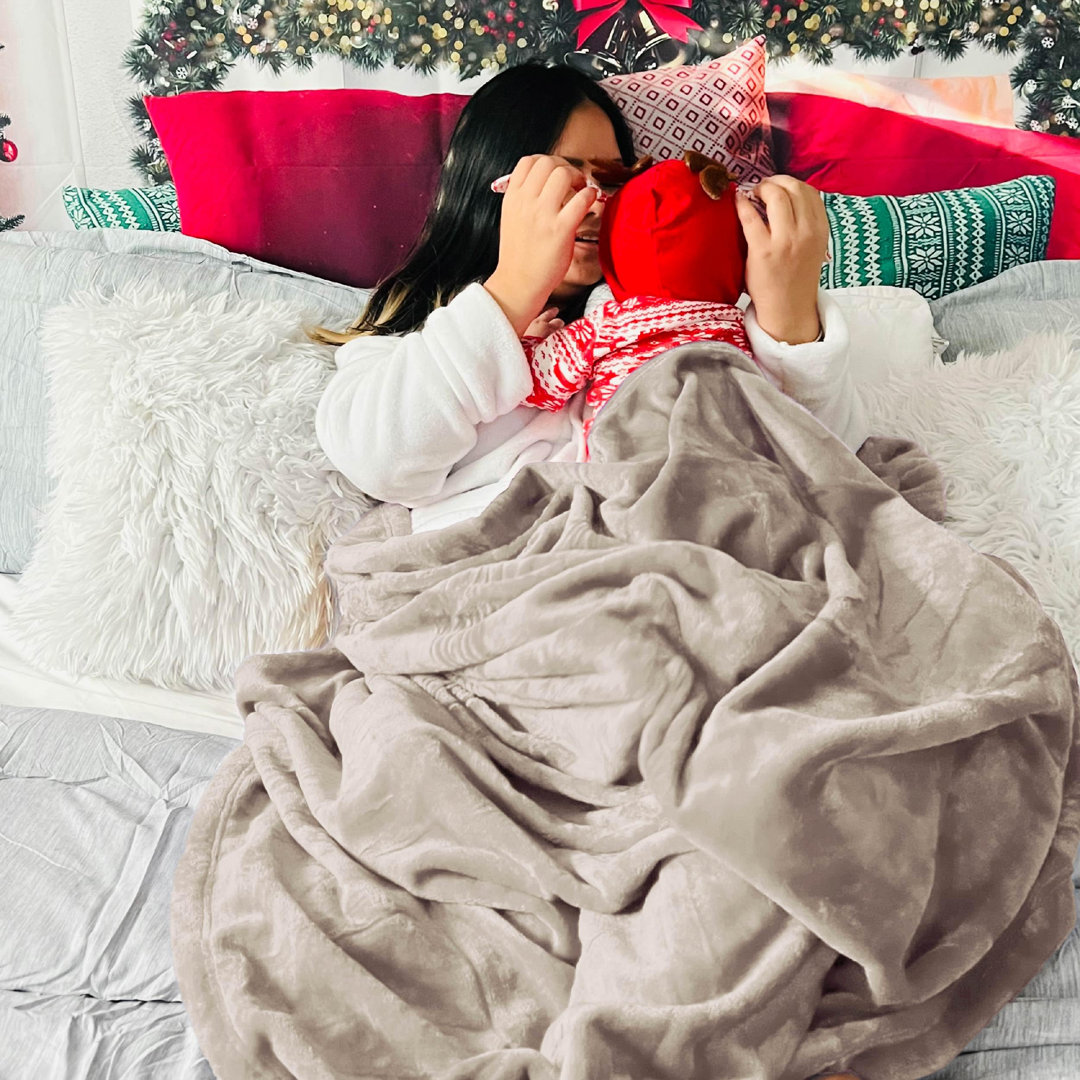 Bedsure Soft Fluffy Fleece Throw Blanket for Sofas&Beds