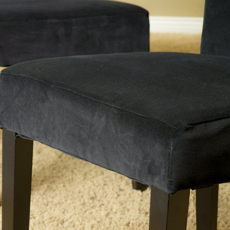 Chaises de massage en velours noir - évasées pour des repas décontractés
