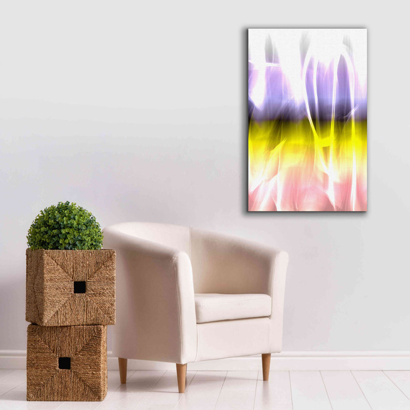 «Mysterious Light 4» par Irena Orlov, estampe numérique sur toile, 12 po x 18 po, H 40 po x l 26 po x P 1,5 po