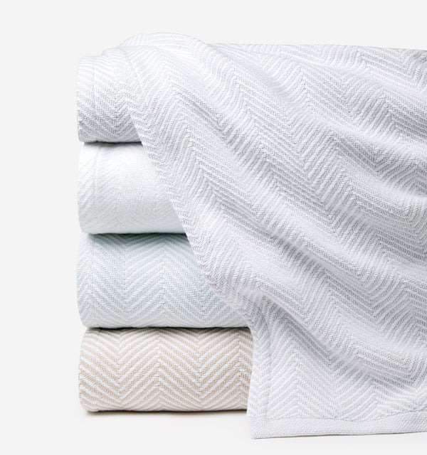 Camilo Blanket, White/Aquamarine, Full/Queen