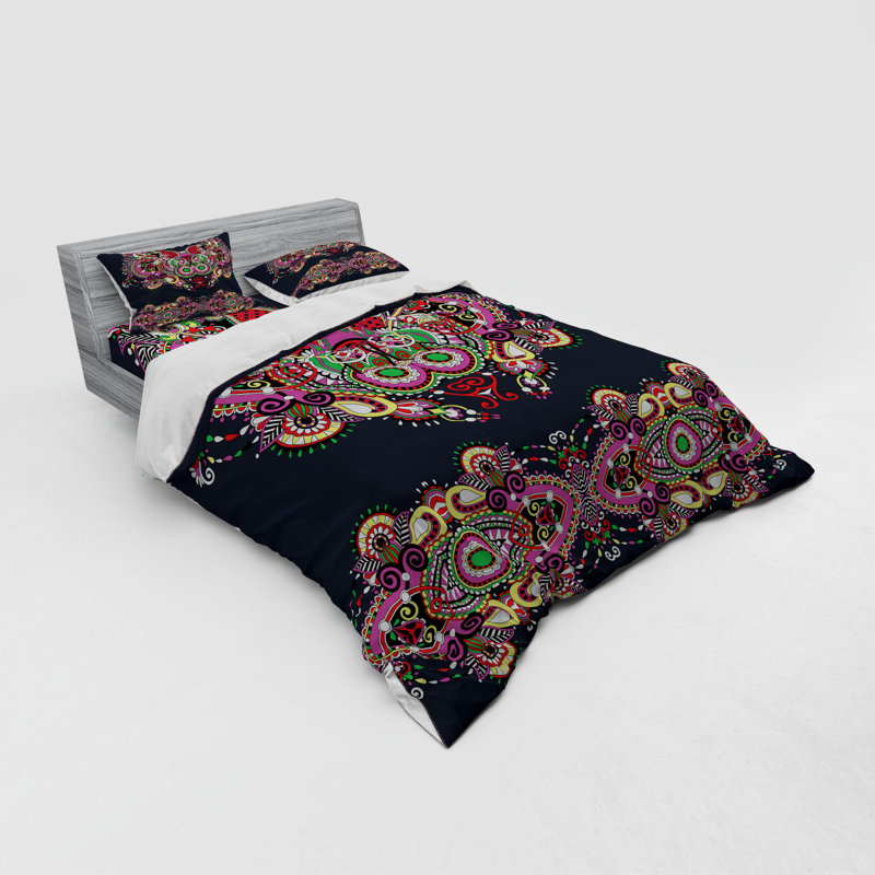 Traditional Polyester Duvet Cover, Queen Duvet Cover + 3 Additional Pieces