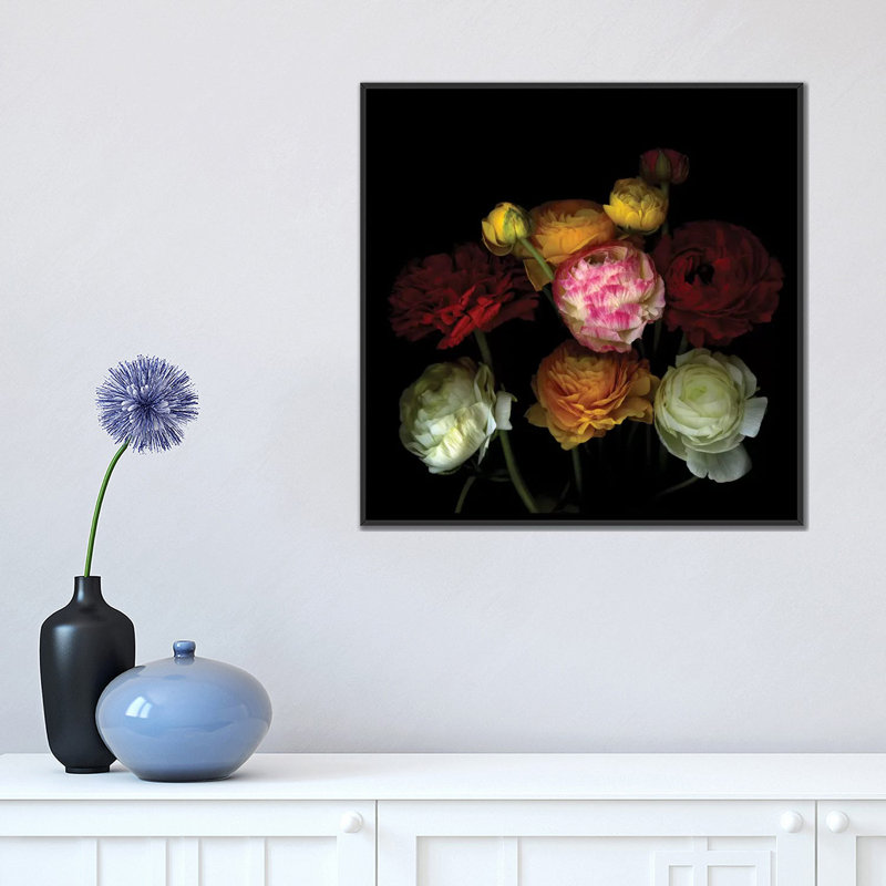 «Say It with Flowers II», reproduction de photo sur toile tendue, H 37 po x l 37 po x P 1,5 po, Toile encadrée noire
