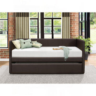 Lit de jour brun rembourré en similicuir avec lit gigogne en bois 1pc