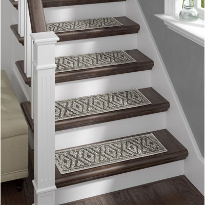 Tapis d'escalier géométrique gris foncé
