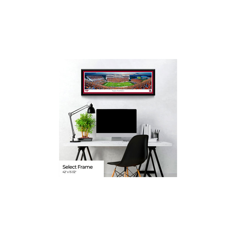 Impression panoramique de Virginia Tech Football, H 15,5 po x l 42 po x P 1,38 po, Cadre noir