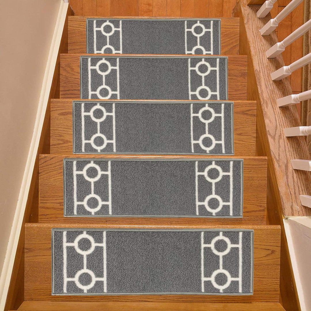 Slip Resistant Stair Treads Machine Washable Chain Bordered Size 8.5" x 26" Stair Tread, Colors and Set Options (Set of 7) Everly Quinn 