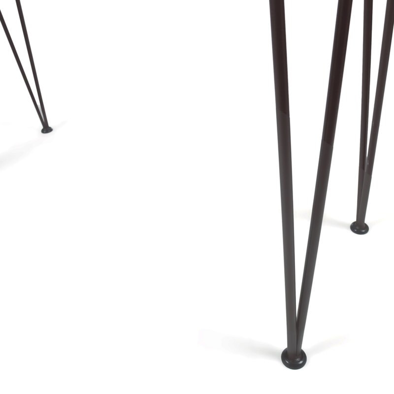 Table de bar en bois d'acacia au fini teck, pieds en fer rustiques pour terrasse et divertissements.