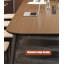 Table de conférence moderne en bois massif avec prises de courant intégrées-546954664