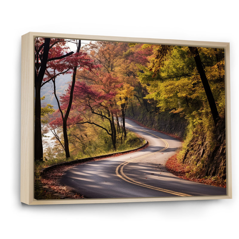 Shades Of Purple Road Into Forest IV - Art mural sur route, Cadre flottant brun, H 30 po x l 40 po x P 1,5 po