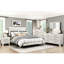Lit double moderne en chêne gris poussiéreux avec tête de lit contemporaine et finition chêne