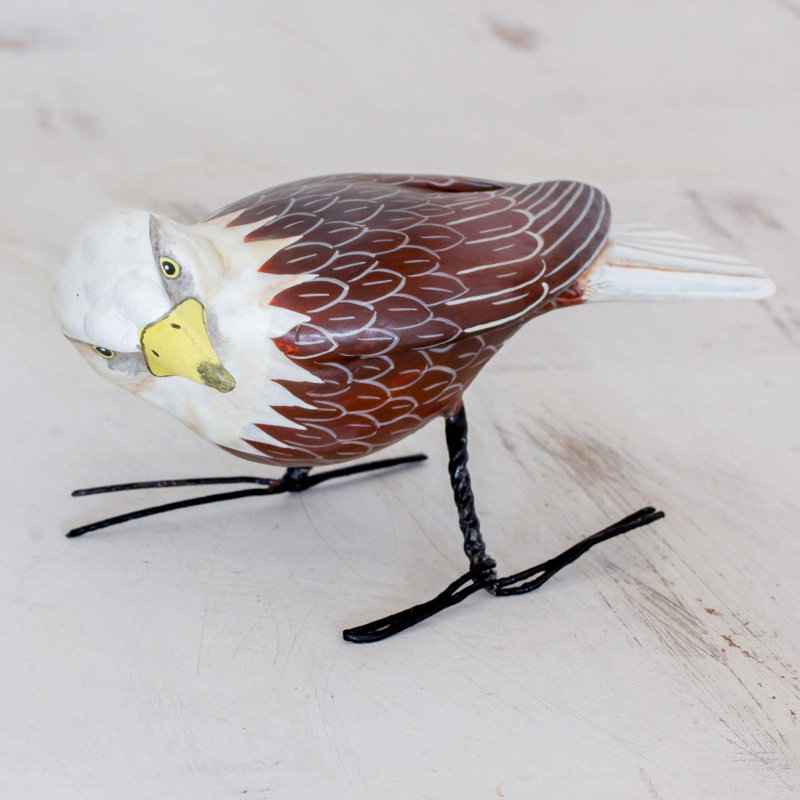 Figurine en céramique d’aigle à tête chauve