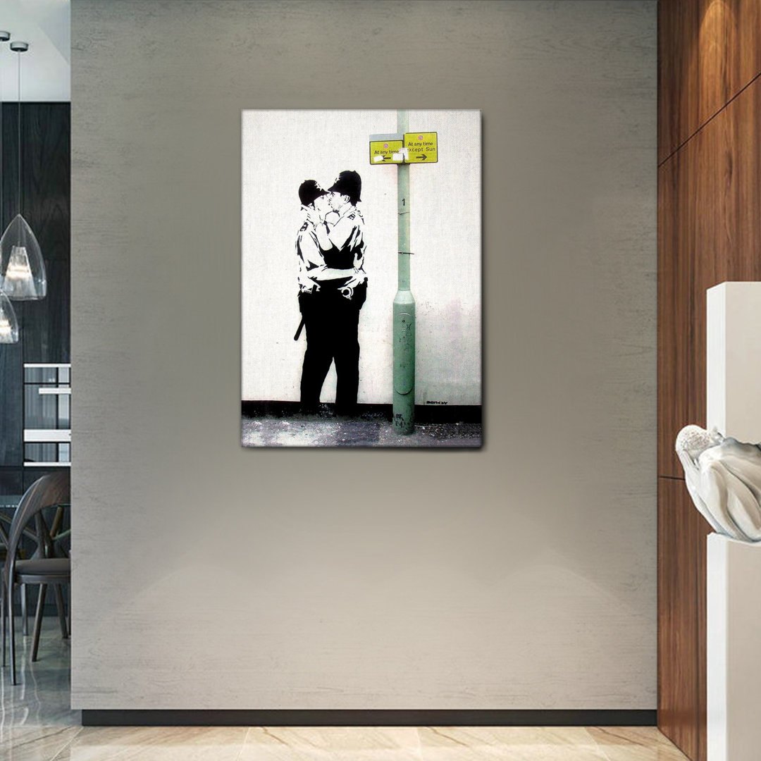 Leinwandbild Cops Kissing von Banksy