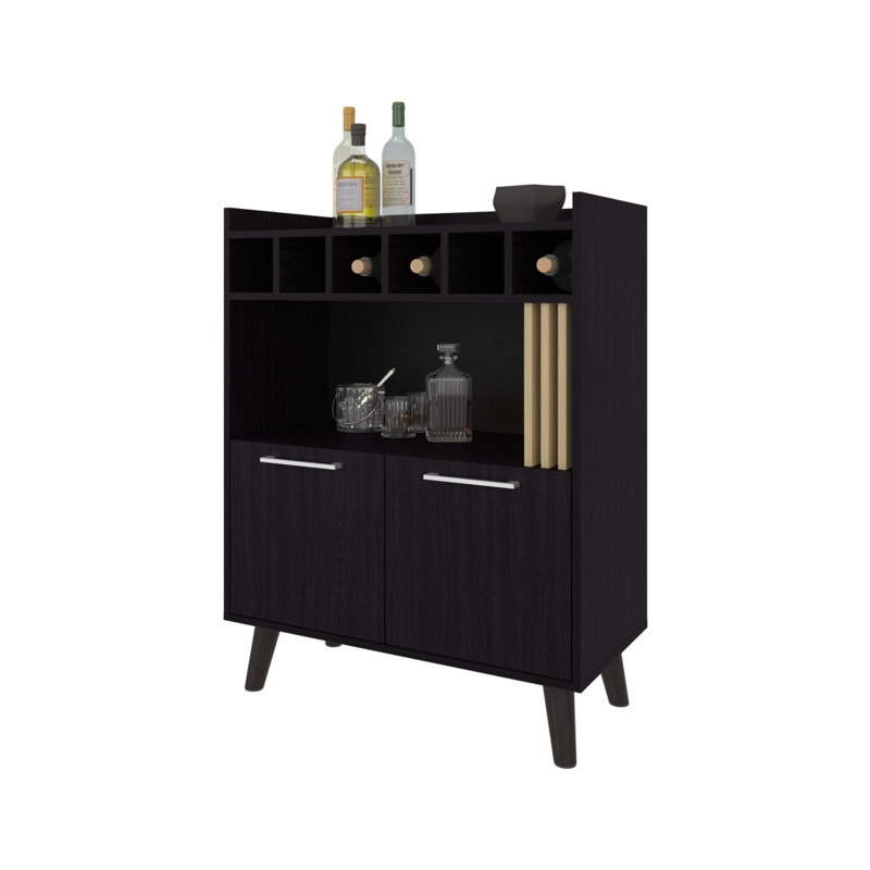 Bar Yucca - Rangement et présentation de vin