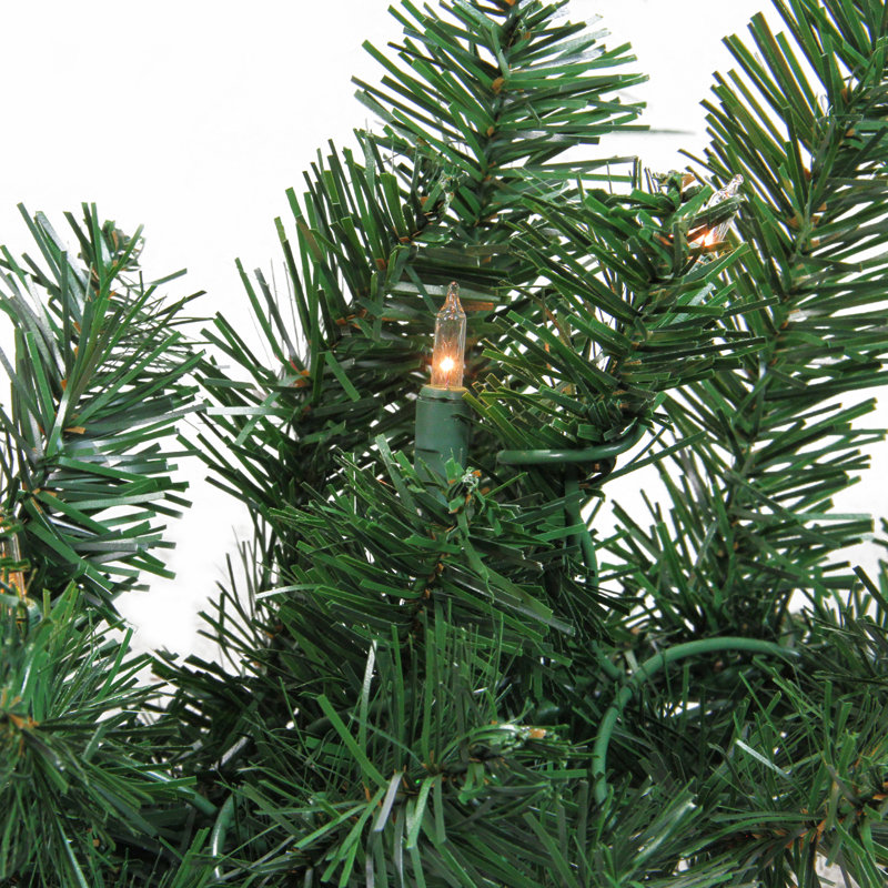 Guirlande de Noël artificielle en pin 9 pi x 10 po avec lumières Dura-Lit transparentes