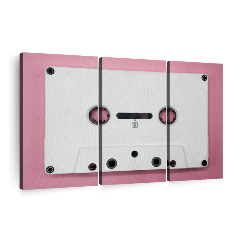 «White Cassette Tape», 3 pièces sur toile, H 32 po x l 50 po x P 1,25 po