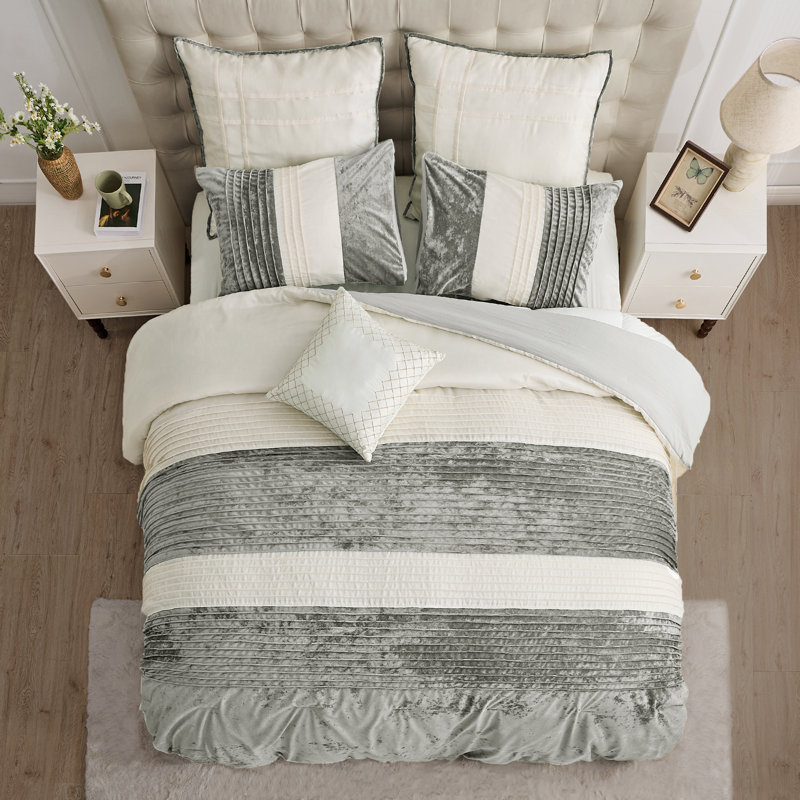 Wonderful Luxurious 3-Piece Quilt Set Faux Silk Elegant Pin Tuck Patchwork Design, Silver Patchwork