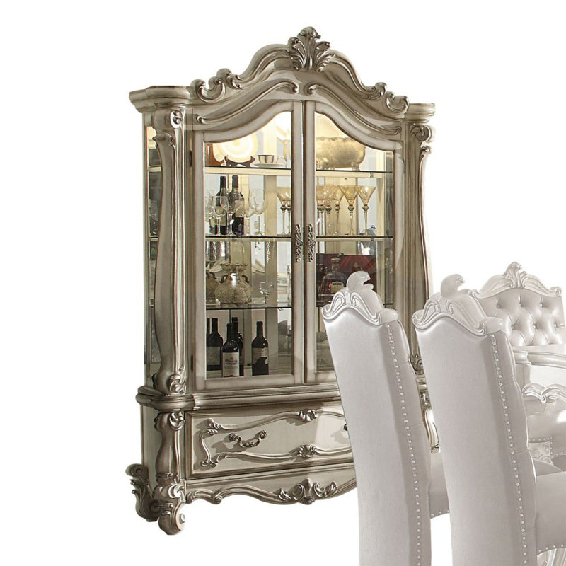 Vanderhoof Curio, Blanc os