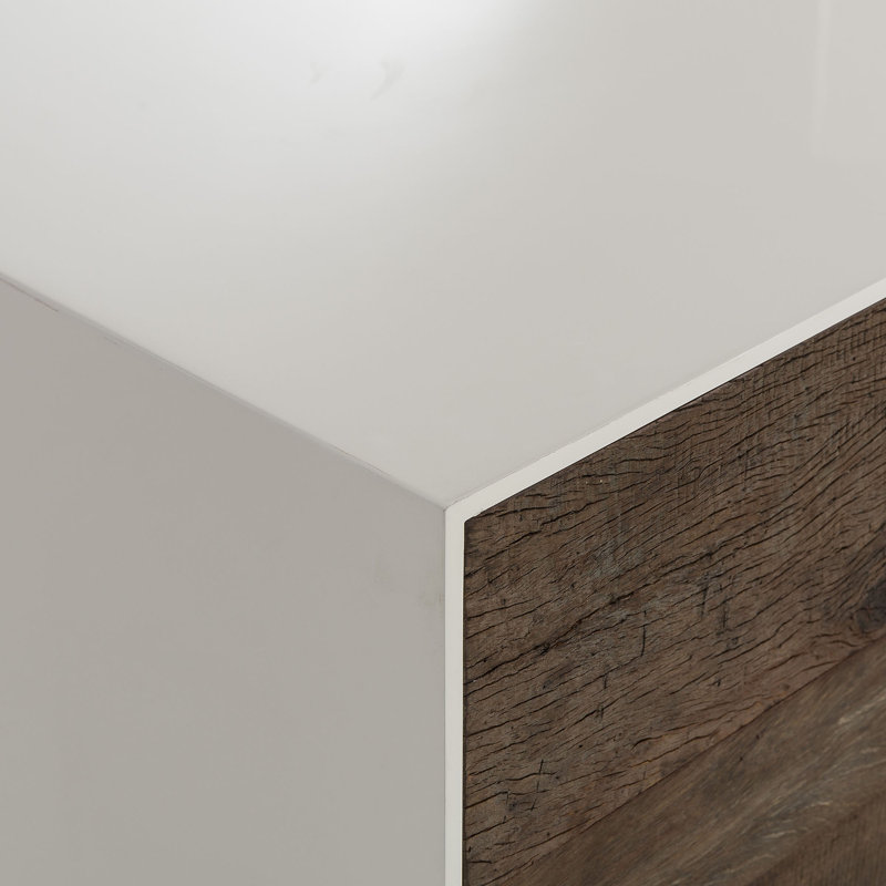 Thomas Bina 4 - Drawer Dresser