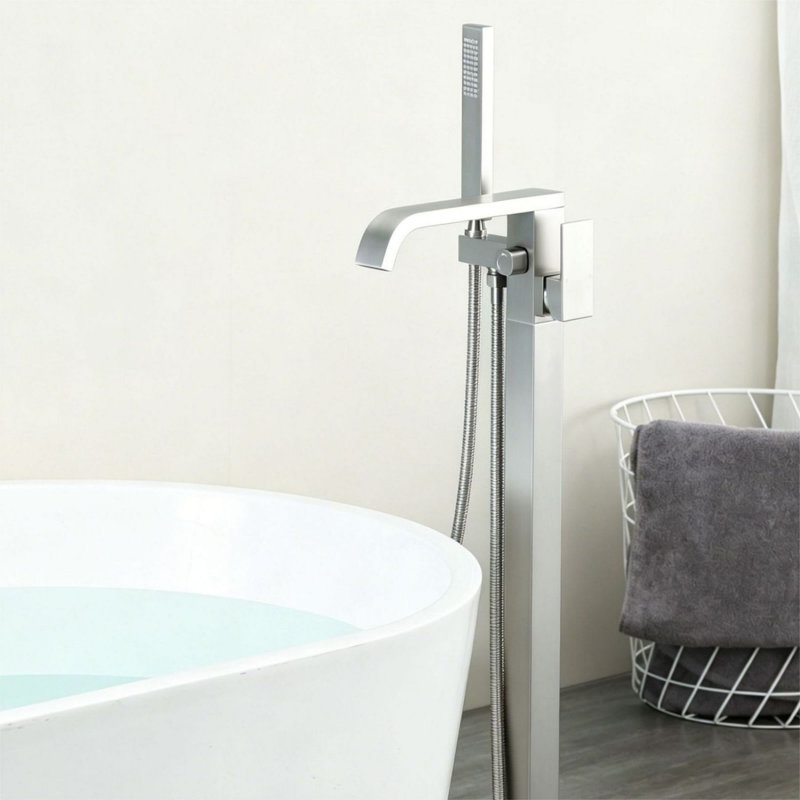 Robinet de baignoire autoportant à fixation au sol avec douche à main, Nickel brossé