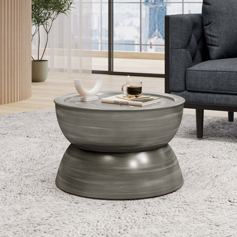 Table basse en métal martelé, Antique Silver