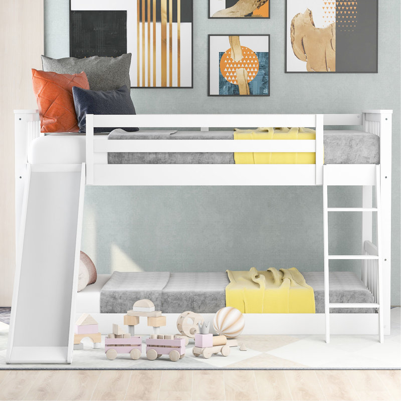 Lit simple au-dessus d'un lit superposé en bois avec glissade détachable et amusante en blanc - Nécessaire pour la chambre à coucher